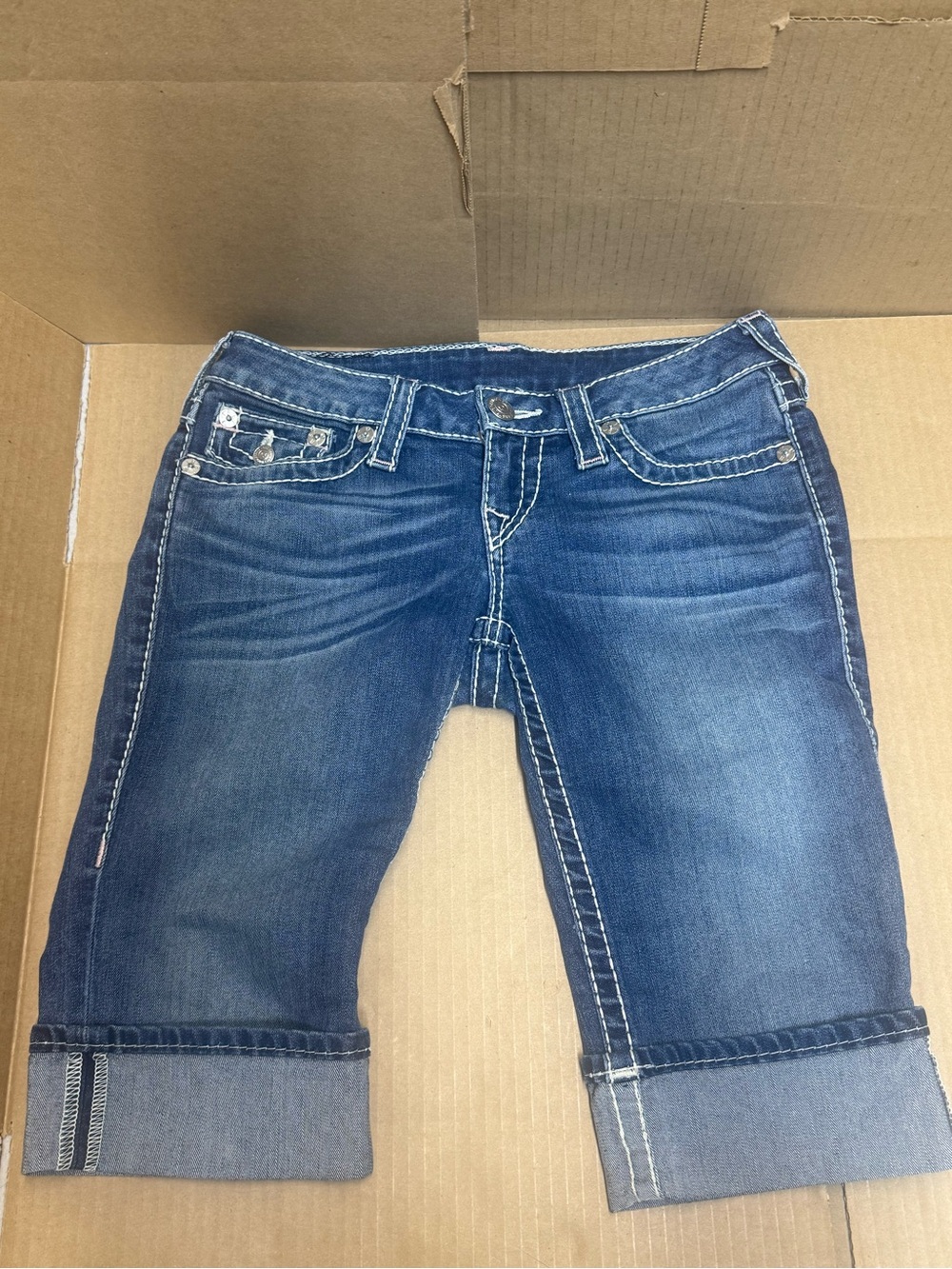 Beautiful!! True Religion Dark Blue Rolled Cuff Capri Jeans